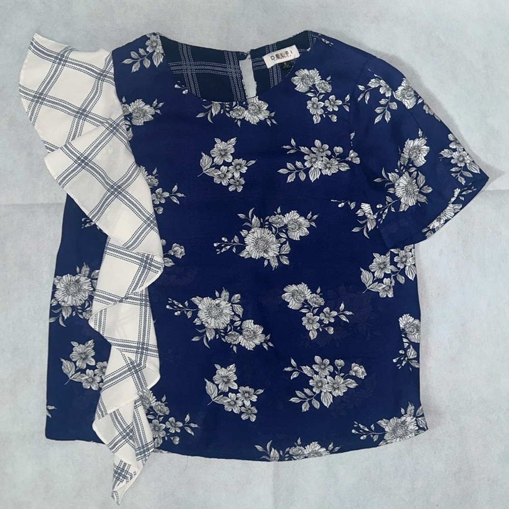 Delfi Collective navy and white ruffle floral and plaid blouse size small